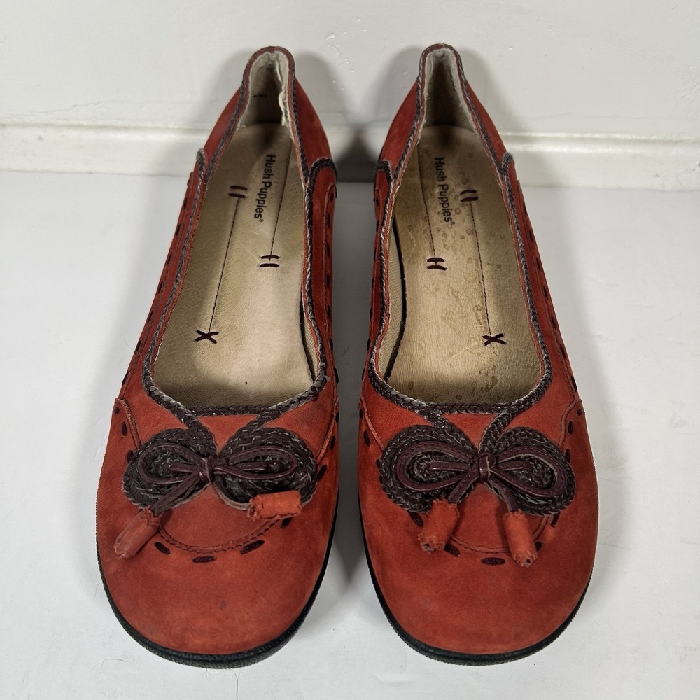 Hush‎ Puppies Red Leather Suede Embellished Flats Womens size 9.5 - Picture 2 of 7